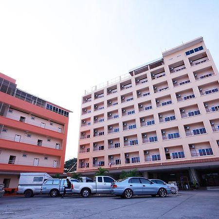 P.A. Place Hotel Nakhon Sawan Luaran gambar