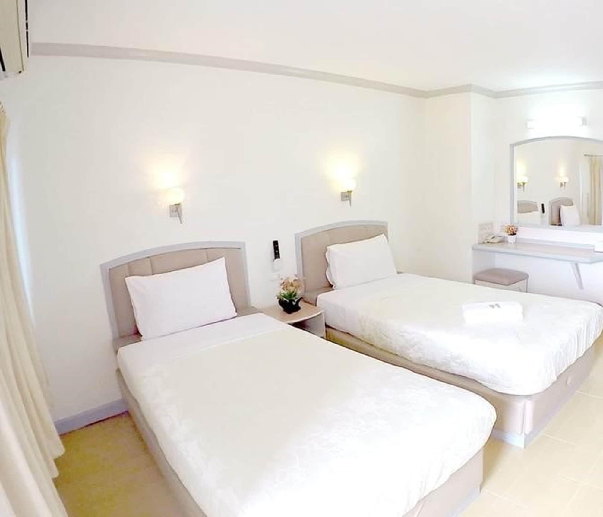 P.A. Place Hotel Nakhon Sawan Luaran gambar