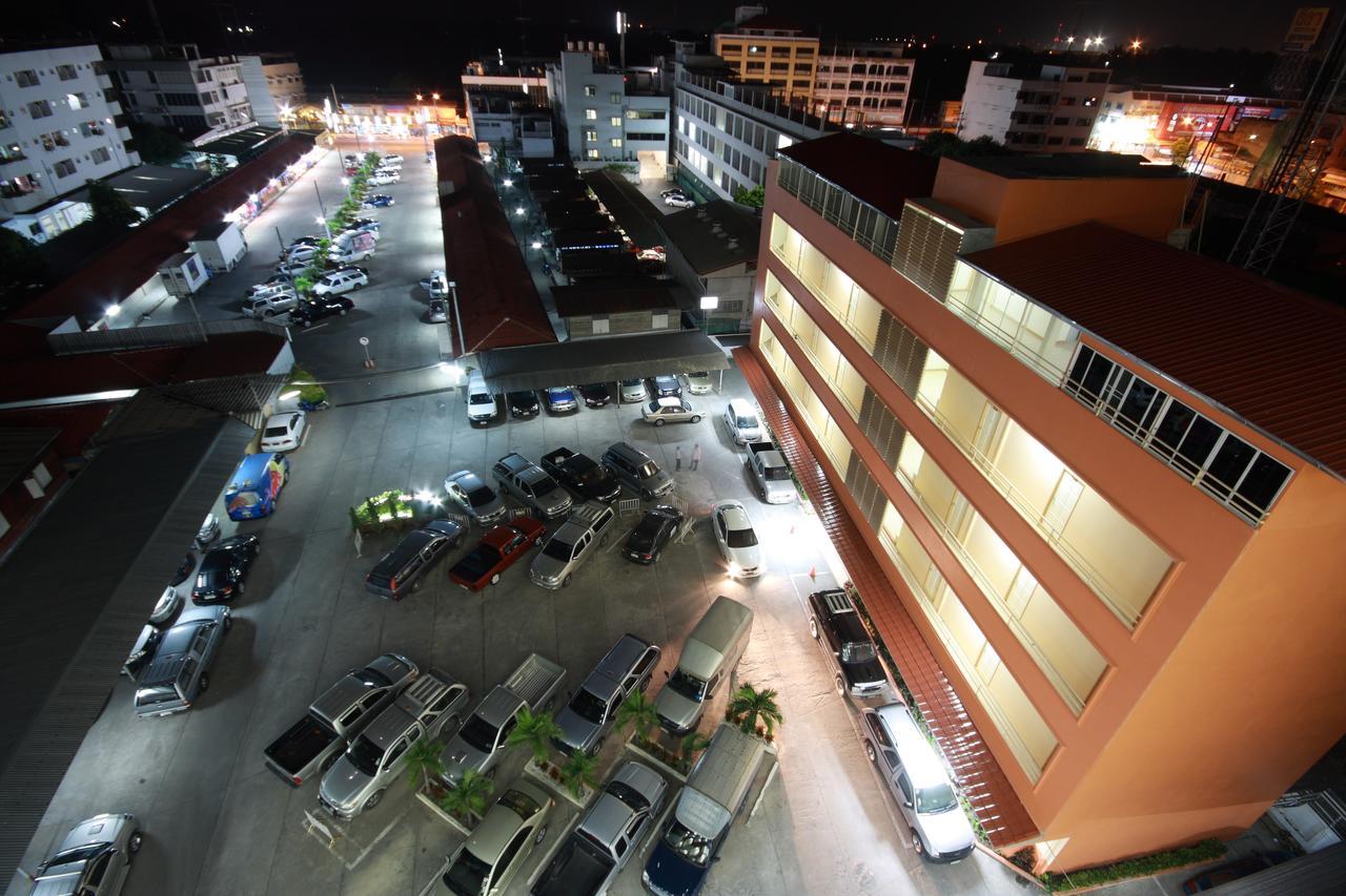 P.A. Place Hotel Nakhon Sawan Luaran gambar