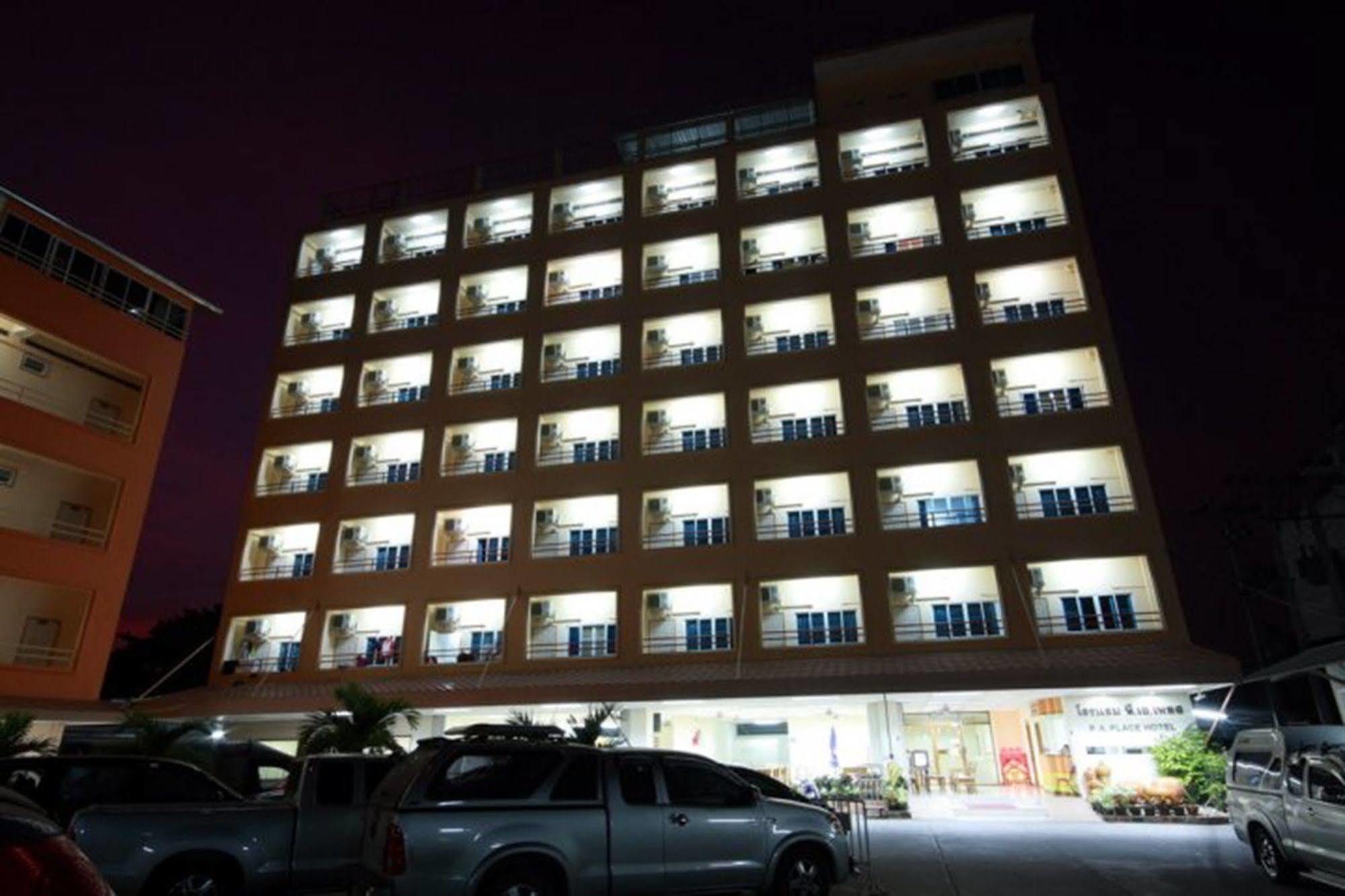 P.A. Place Hotel Nakhon Sawan Luaran gambar